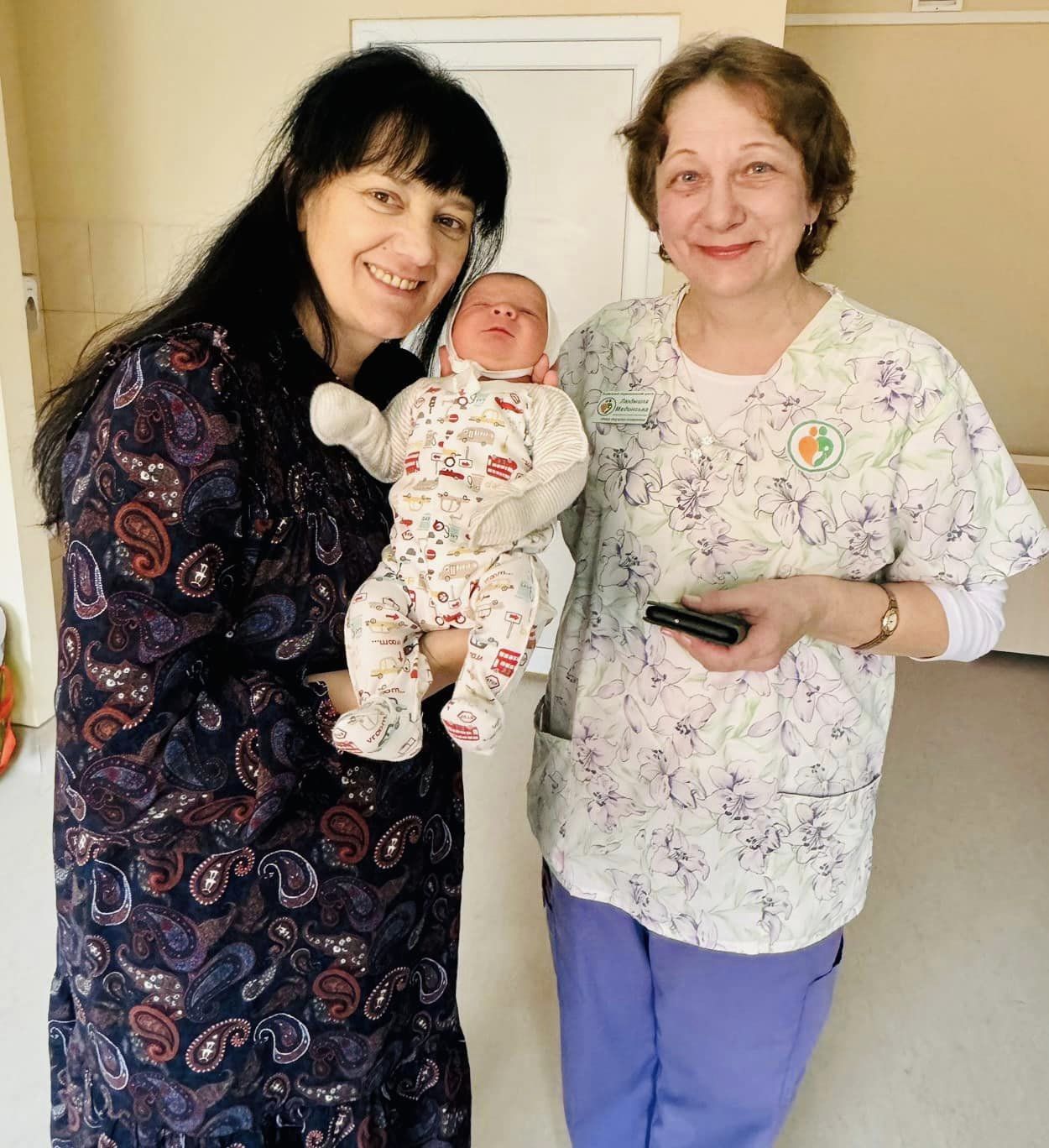 У Львові жінка народила 7 дитину, що стала 105 онуком для бабусі