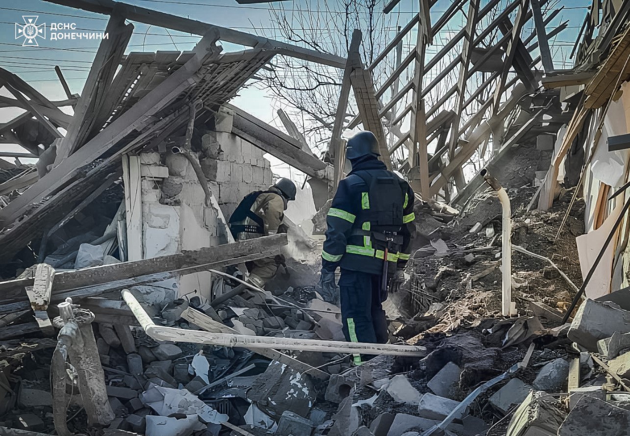 Фугасна бомба вбила 2 чоловіків на Донеччині - фото 2