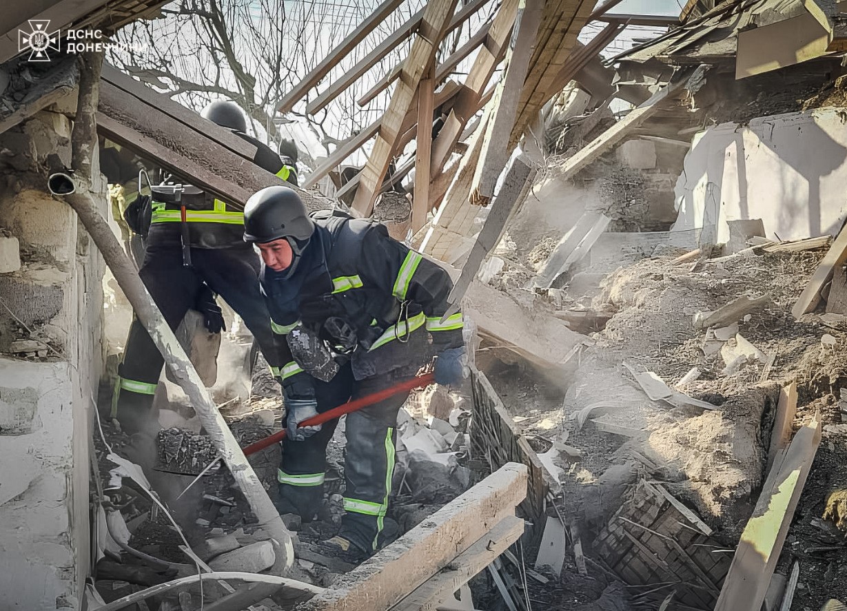 Фугасна бомба вбила 2 чоловіків на Донеччині - фото 3