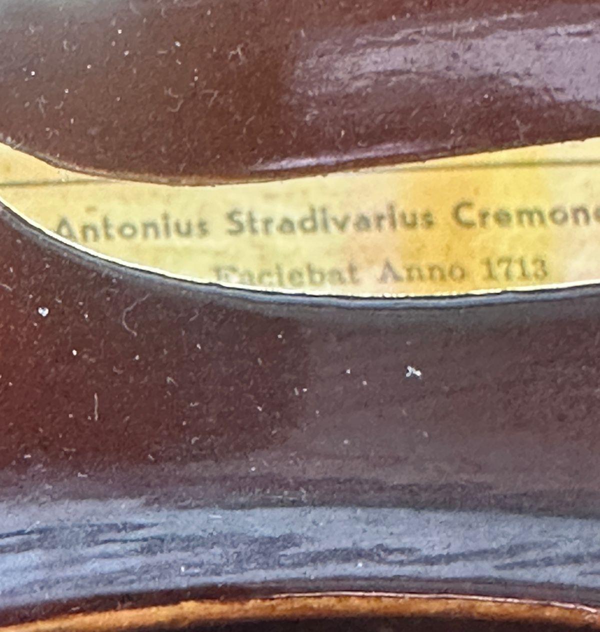 Скрипку Страдіварі намагалися вивезти з Україні до Польщі - фото 3