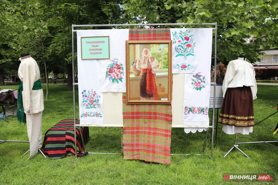 Вінничанка розповіла про різницю між вишиванкою та традиційною вишитою сорочкою