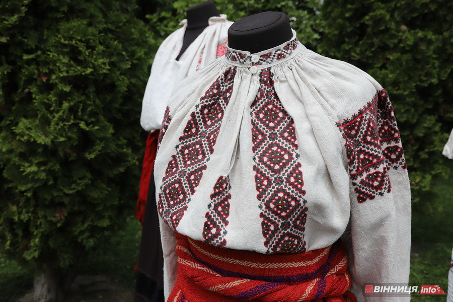 Вінничанка розповіла про різницю між вишиванкою та традиційною вишитою сорочкою - фото 4