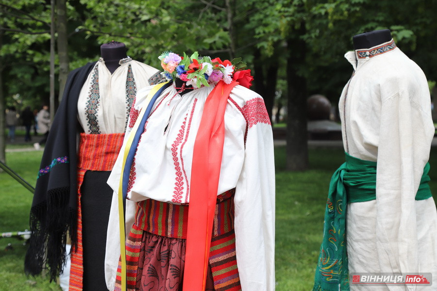 Вінничанка розповіла про різницю між вишиванкою та традиційною вишитою сорочкою - фото 3