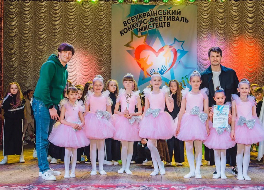 У Калинівці провели мистецький фестиваль та зібрали кошти для військових - фото 4
