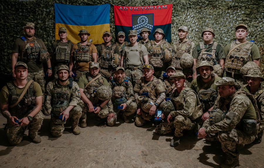 Головнокомандувач ЗСУ вручив відзнаки воїнам 59-ї бригади з Вінниччини - фото 21