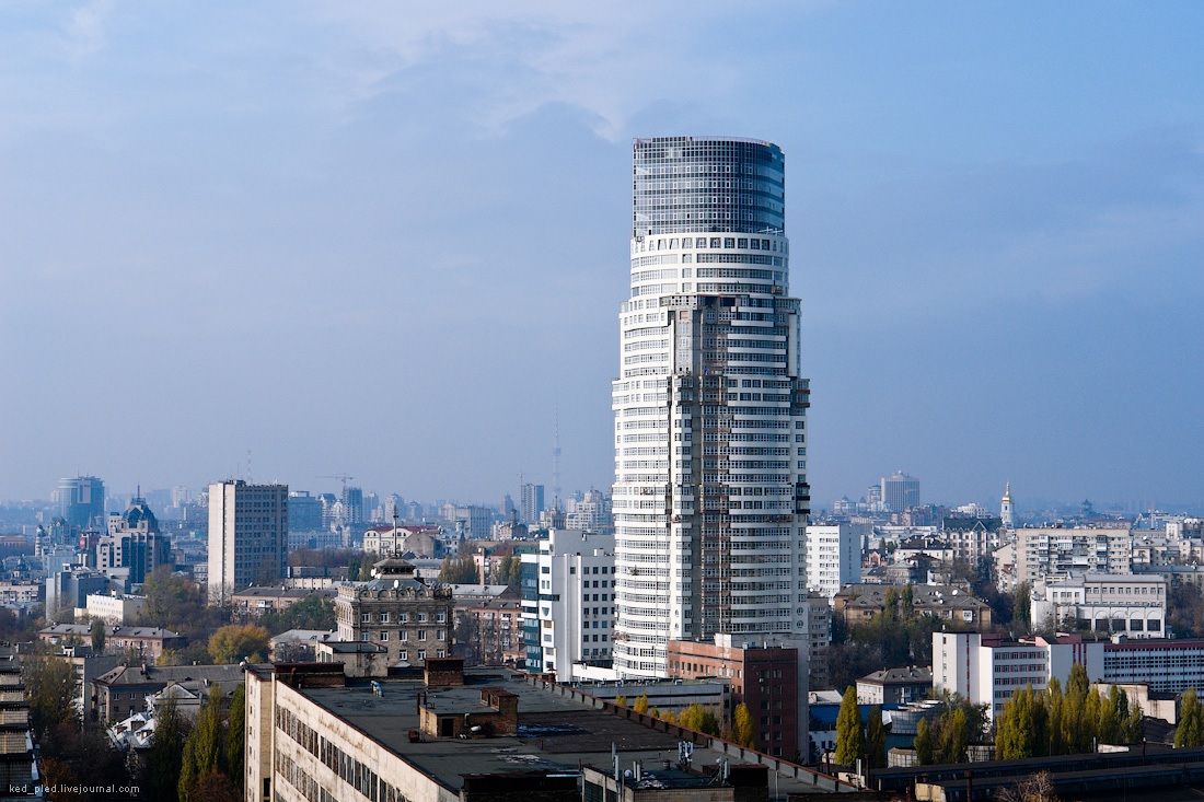 ТОП хмарочосів в Києві де без світла не працює ліфт