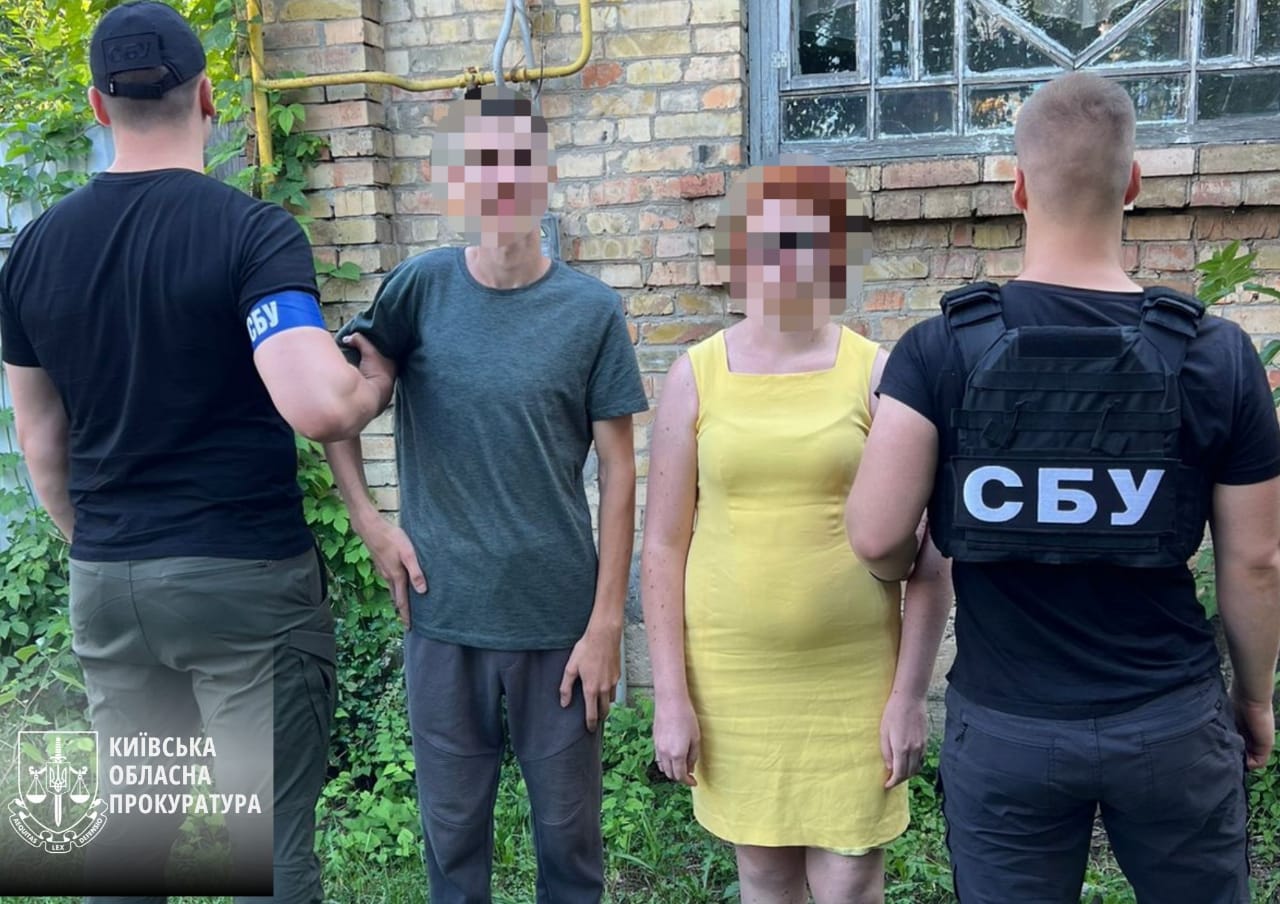 Співмешканці з Київщини спалили автівки військовослужбовців та волонтерів