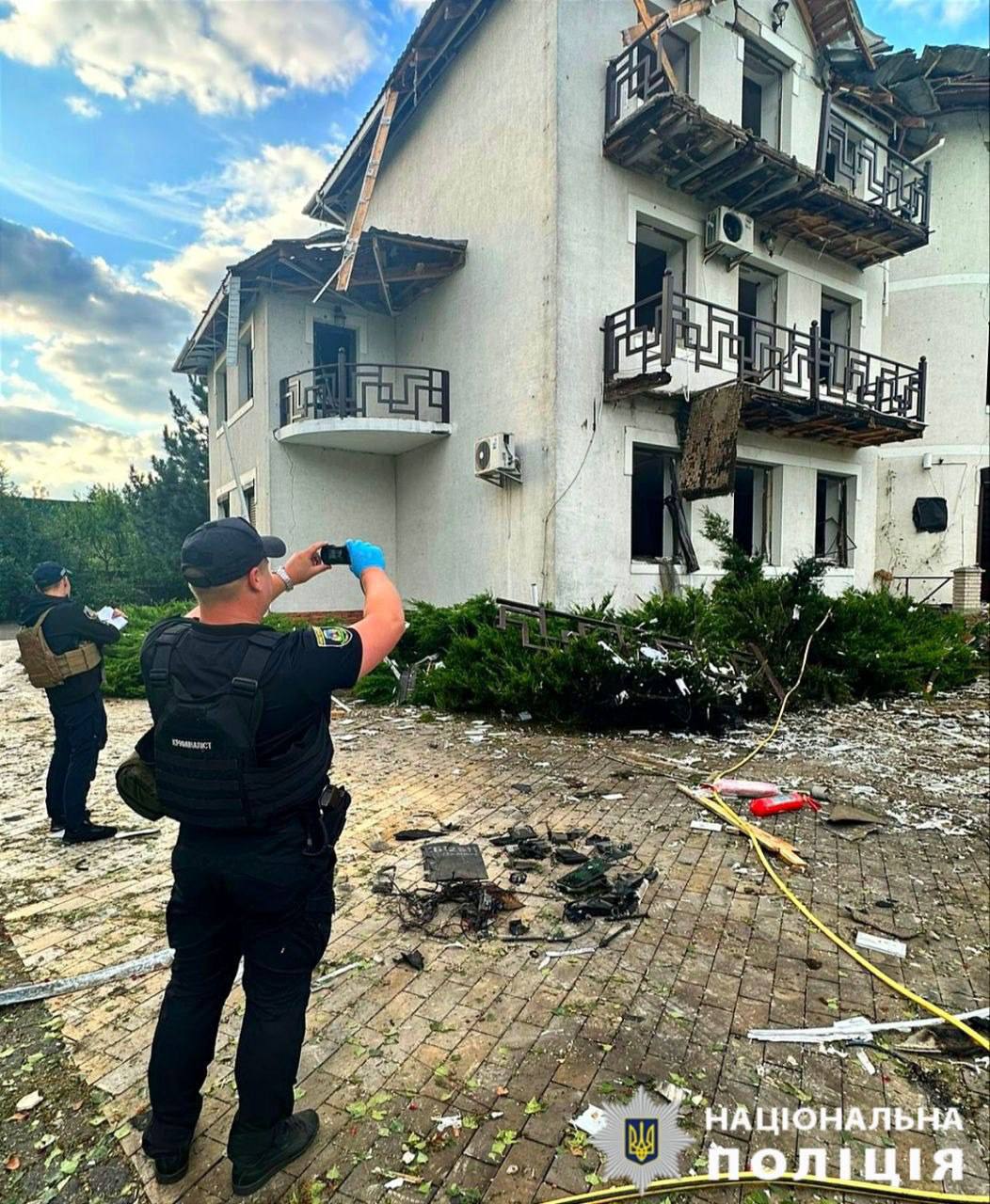 В поліції показали перші наслідки російської атаки на Київщину
