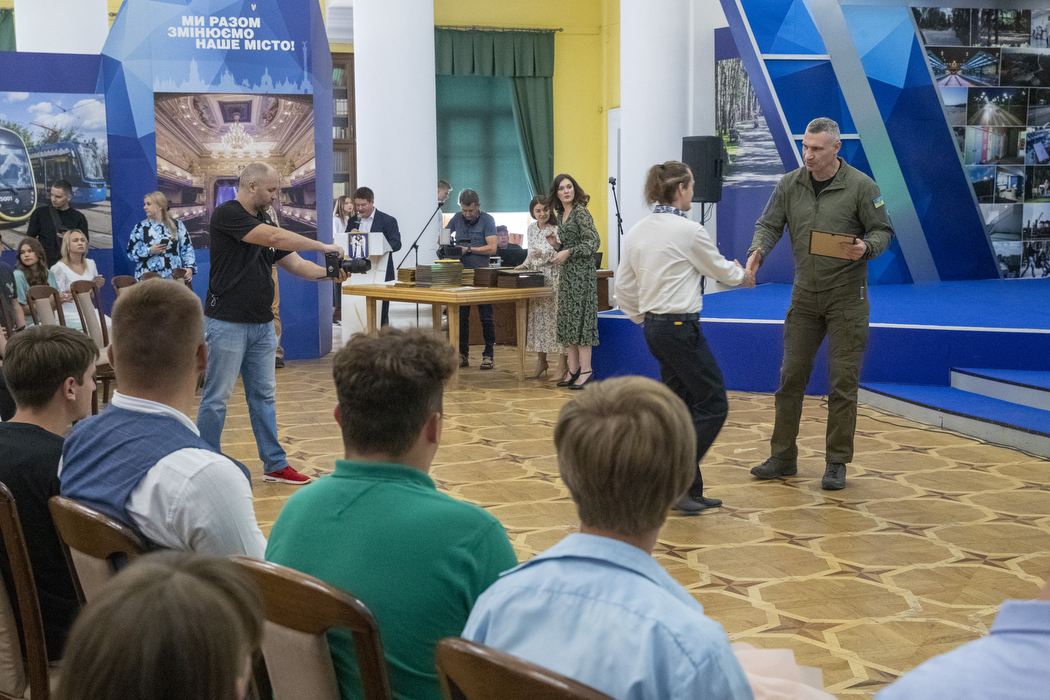 В Києві до Дня молоді відзначили талановитих киян премією від мера