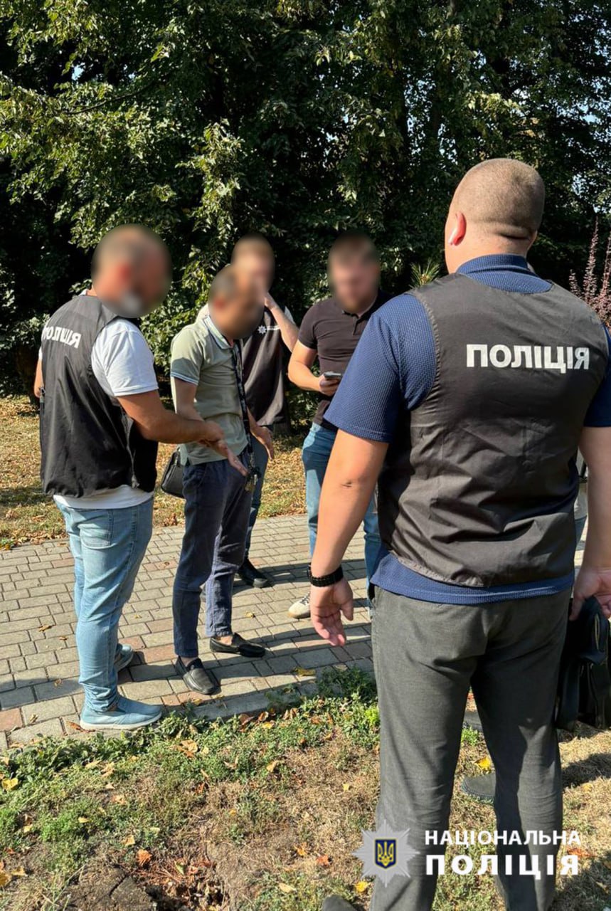 На Черкащині затримали посадовця за вимагання грошей з підприємця - фото 3