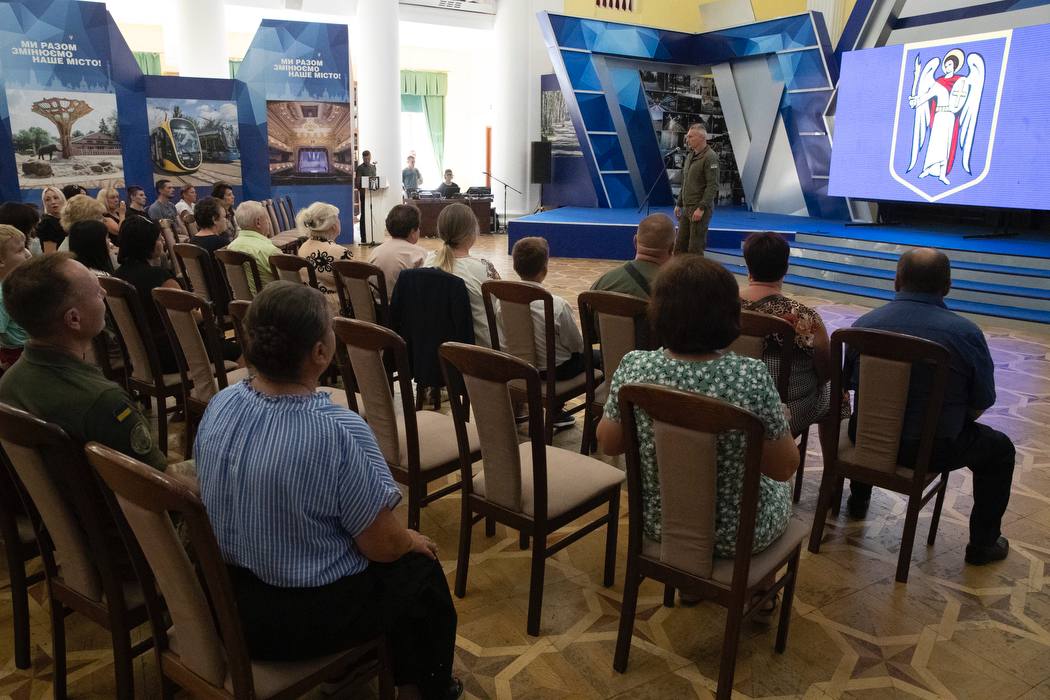 Мер Києва вручив нагороди родинам загиблих киян-захисників - фото 2
