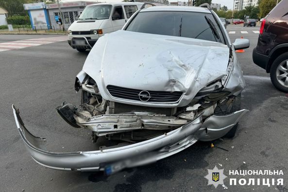 У Черкасах зіштовхнулися три авто, є травмовані