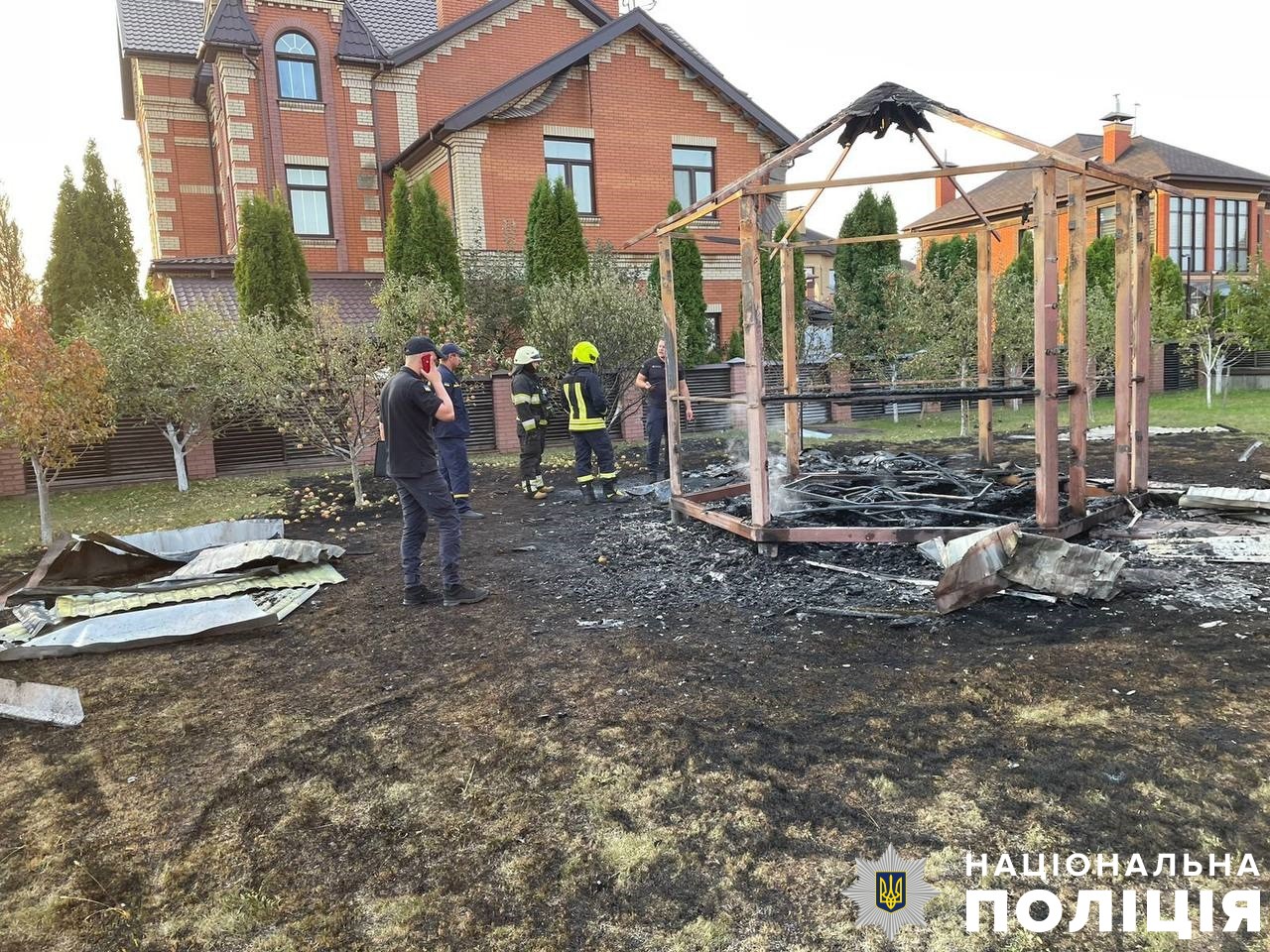 В Києві фіксують наслідки ворожої атаки