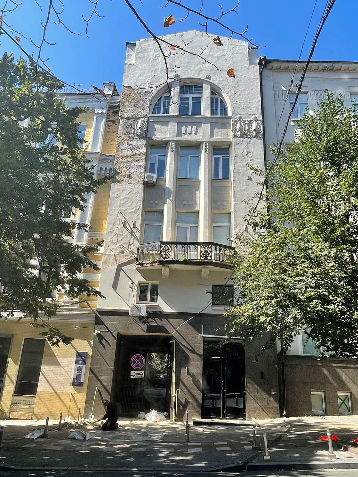 В Києві зупинили роботи, що призвели до пошкодження важливого архітектурного об’єкту міста