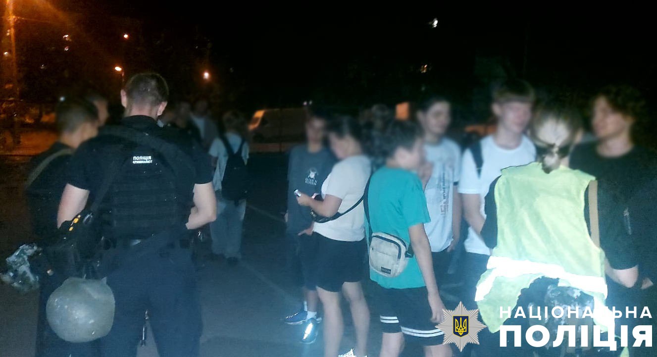 В столиці на стадіоні, де грали діти, вибухнула страйкбольна граната