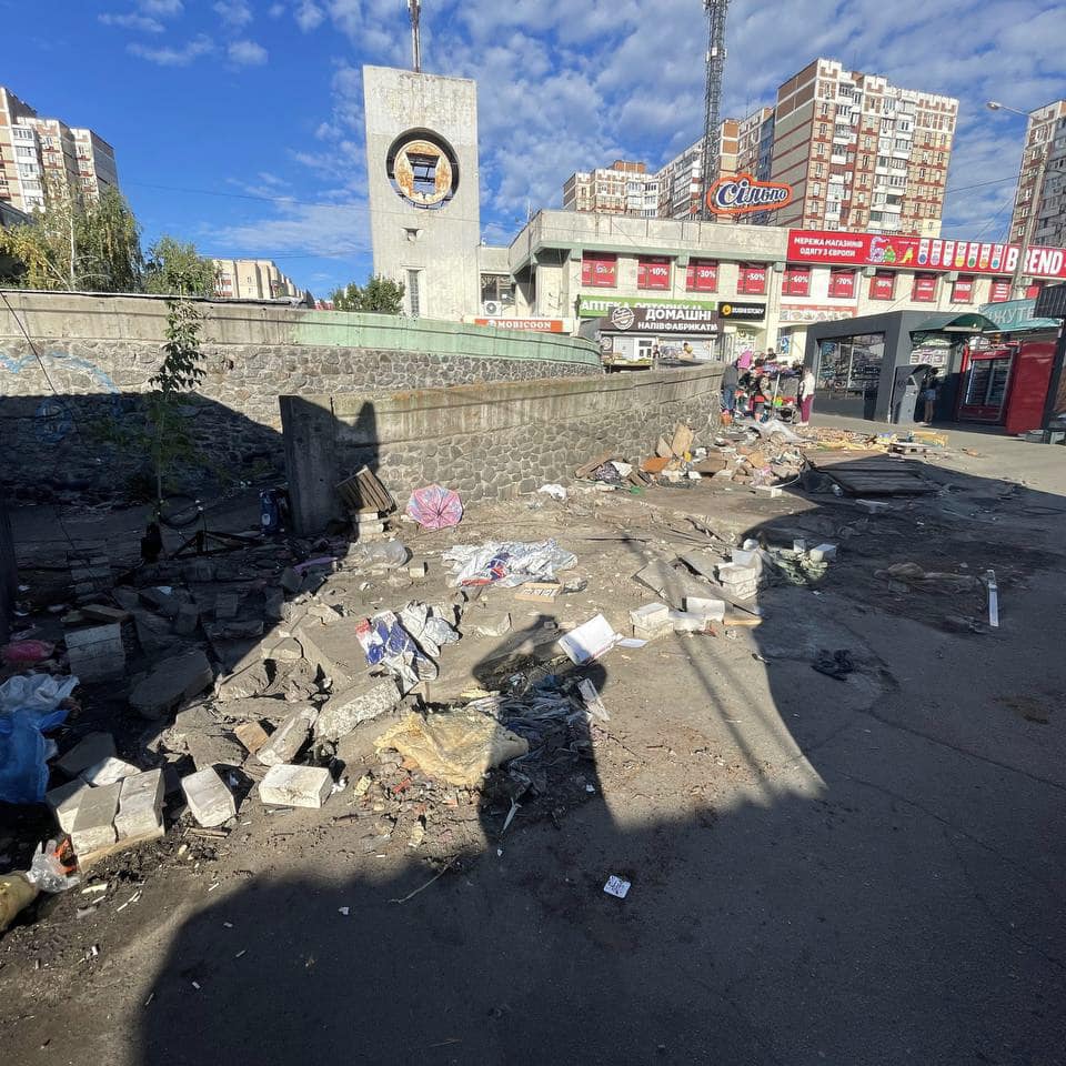 В Деснянському районі Києва прибрали незаконні МАФи - фото 4