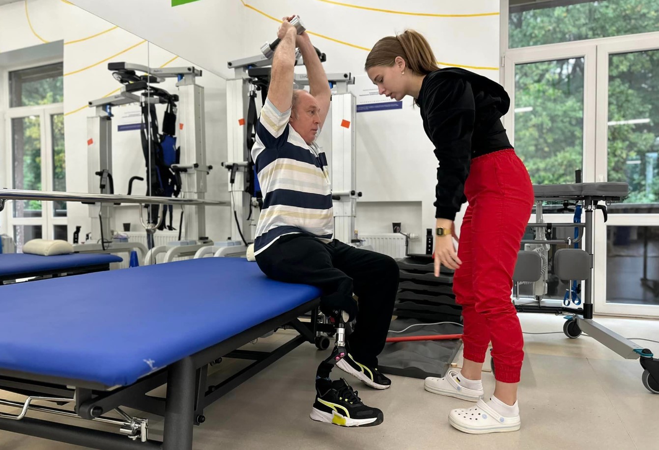 Батько 4 дітей повернувся із Франції на війну в Україну, навіть після ампутації знову проситься у стрій