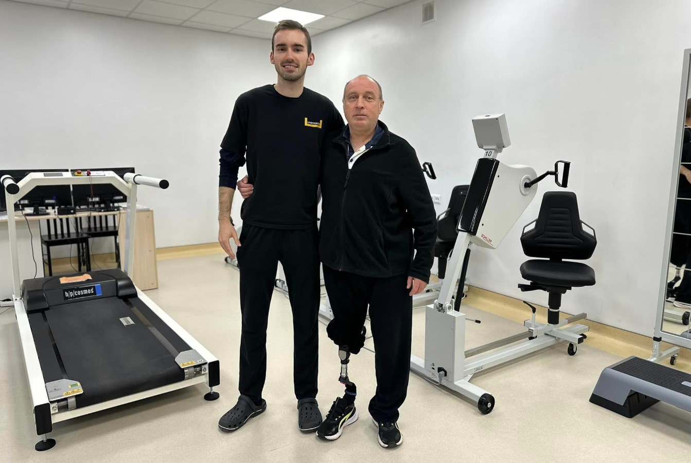 Батько 4 дітей повернувся із Франції на війну в Україну, навіть після ампутації знову проситься у стрій - фото 4