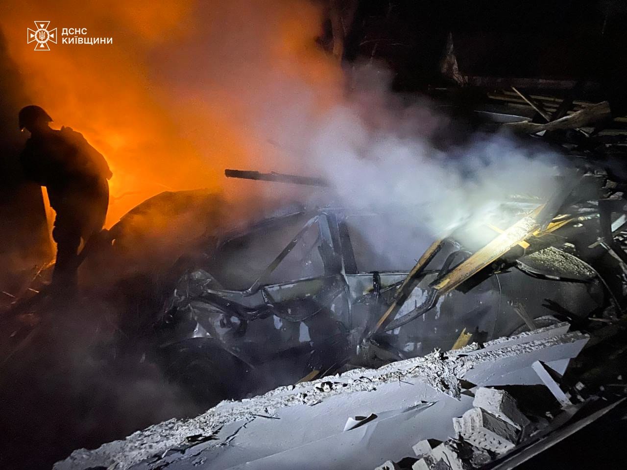 На Київщині внаслідок ворожої атаки пошкоджено домогосподарство