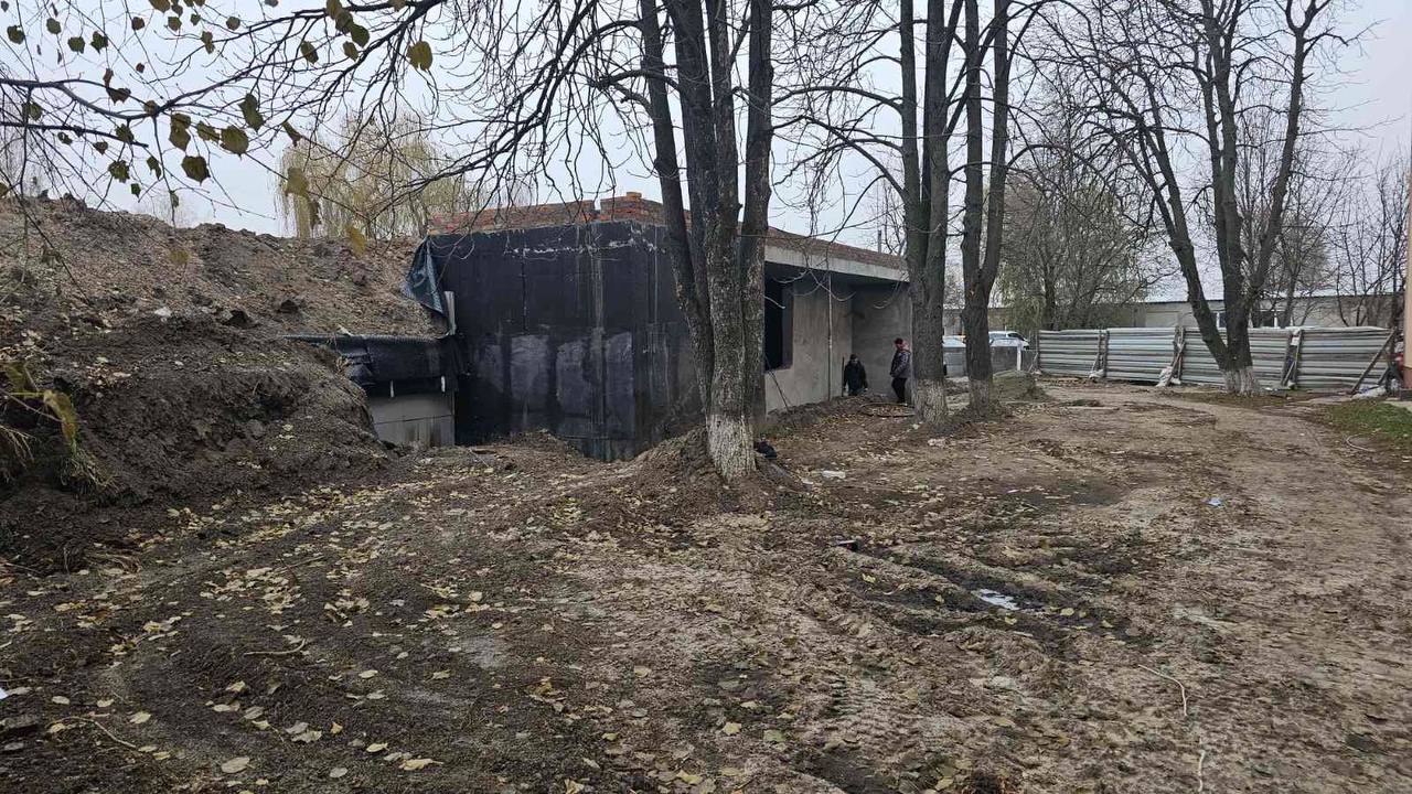 В Борисполі будують велике протирадіаційного укриття для ліцею