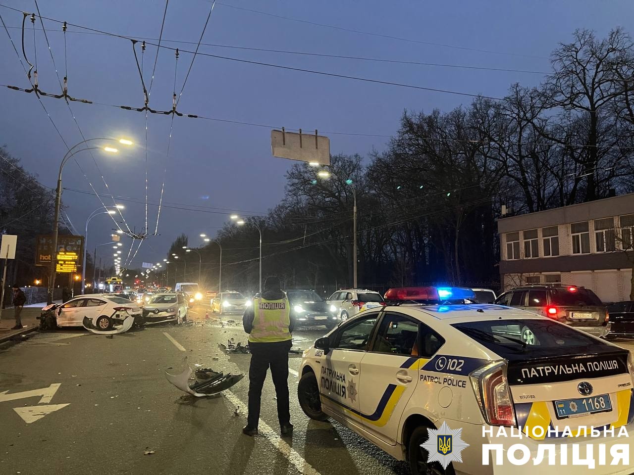 В Києві в автотрощі постраждало три людини - фото 2
