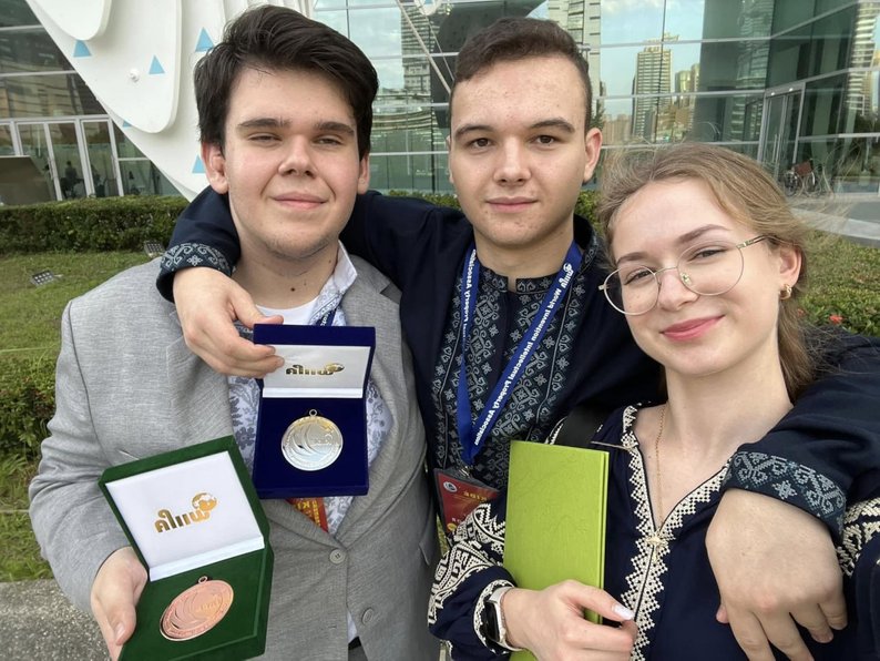 Школяр з Черкащини отримав срібну нагороду на міжнародній виставці винаходів - фото 2