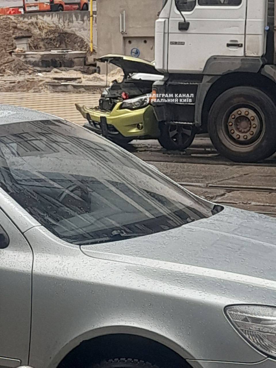 Через ДТП на Глибочицькій утворився серйозний затор