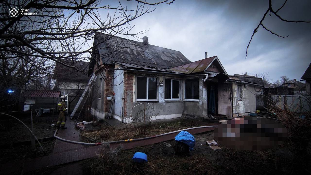 В Ірпені під час пожежі у будинку загинули 3 людини - фото 2