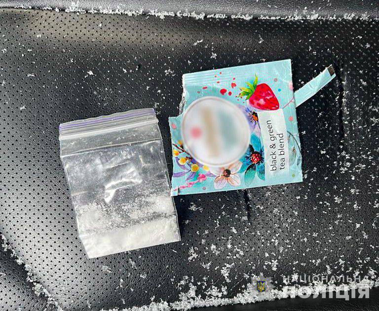 Перевозили повій для vip-клієнтів та торгували наркотиками: в столиці судитимуть 11 злочинців - фото 3