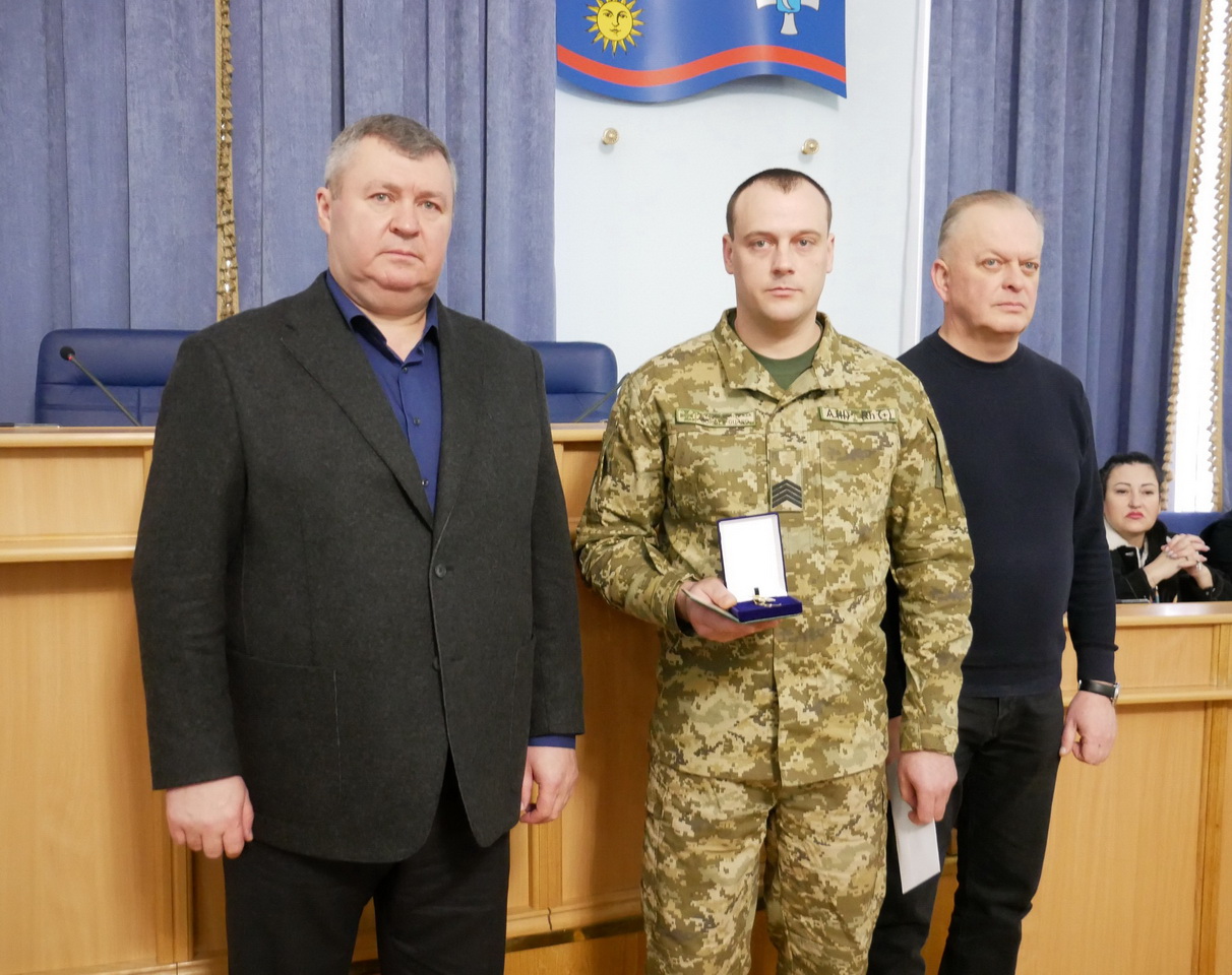 Вінничан нагородили Грамотами Верховної Ради та почесними відзнаками - фото 8