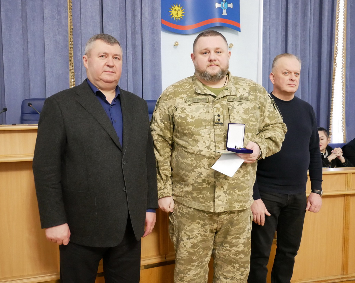 Вінничан нагородили Грамотами Верховної Ради та почесними відзнаками - фото 9