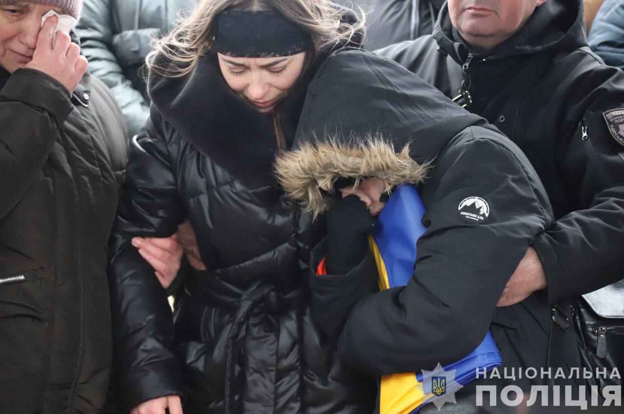 На Вінниччині попрощалися з поліцейськими, які загинули на Донеччині - фото 5