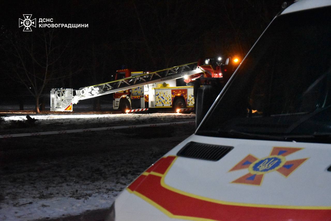 Дрон влетів у житлову багатоповерхівку на території Кіровоградської області - фото 6