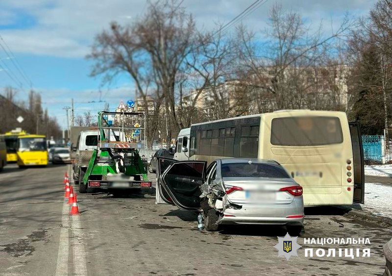 В столиці нетверезий водій врізався у маршрутку та травмував свою пасажирку - фото 2