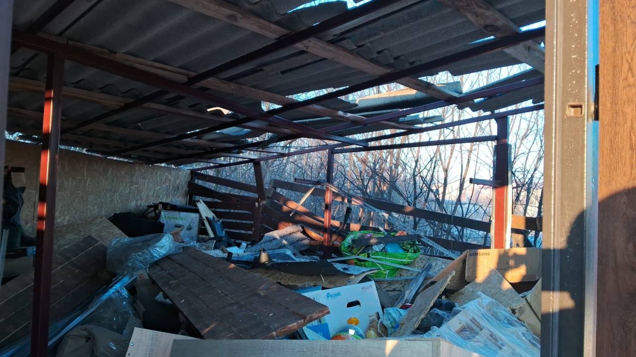 Унаслідок ворожої атаки в Обухівському районі травмовано жінку - фото 2