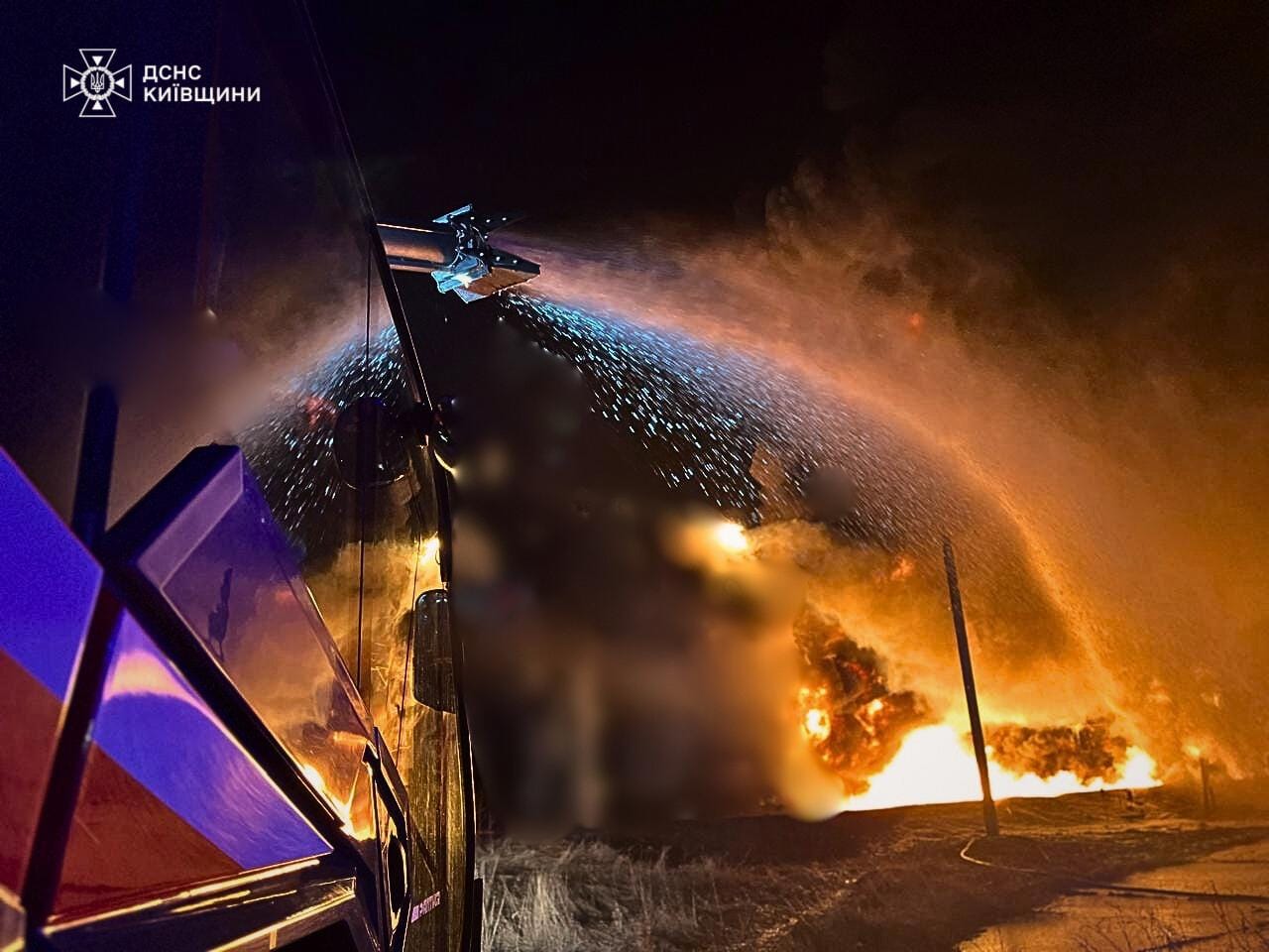 На Київщині через атаку ворожих дронів горів промисловий об’єкт