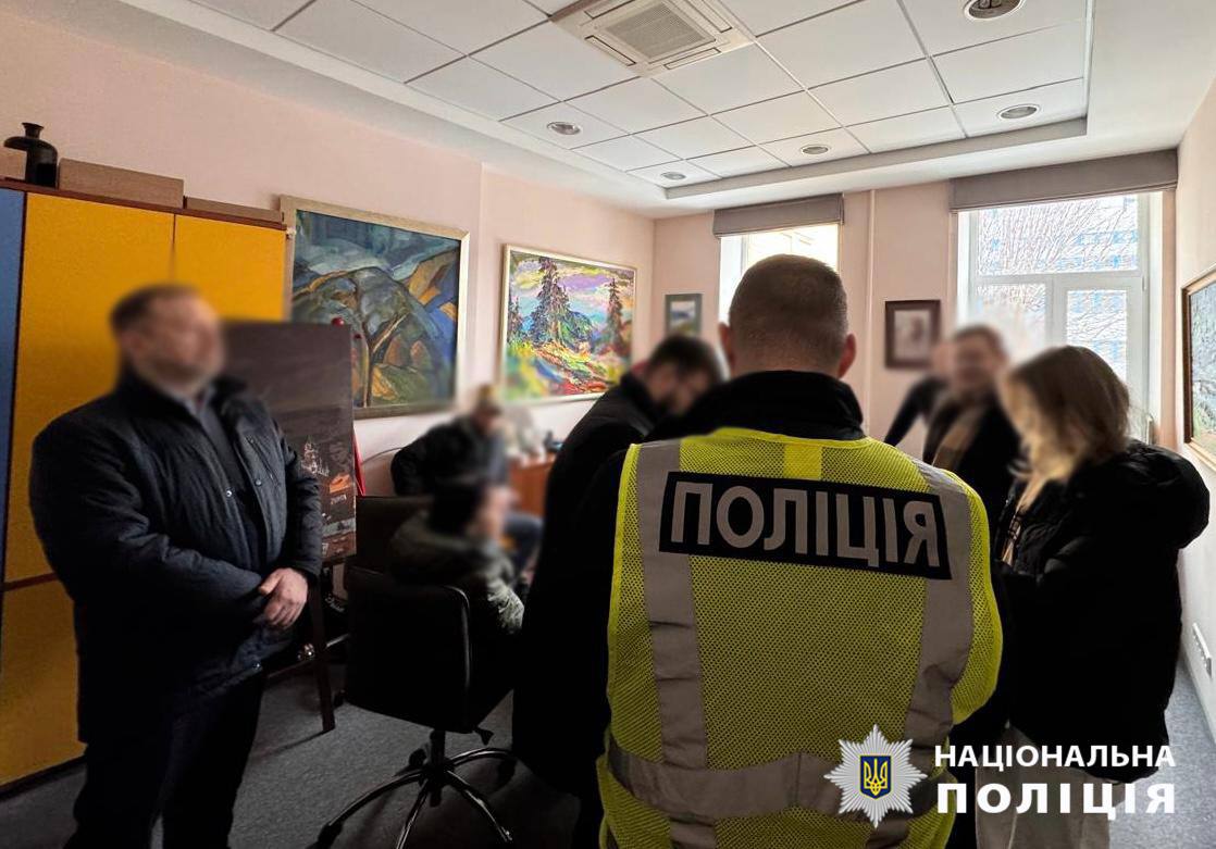 У столиці поліція проводить слідчі дії на 4 підприємствах, де виробляють ліки