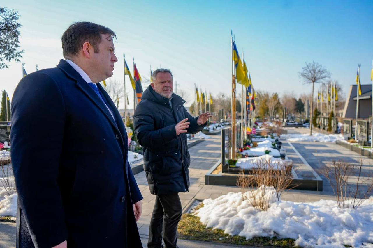 До Бучі завітав міністр Форин-офісу Великої Британії - фото 3