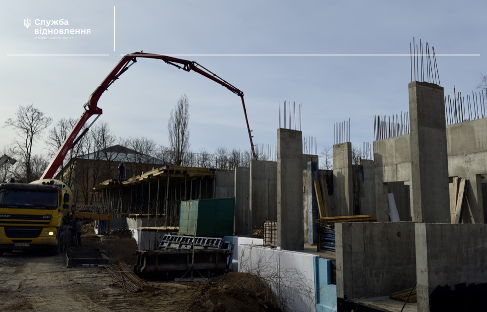 На місці зруйнованого ракетою будинку у Василькові будують дев’ятиповерхівку - фото 2