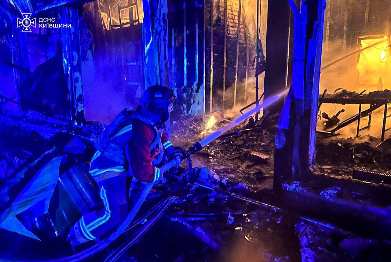 У чотирьох районах Київщини фіксують наслідки нічної ворожої атаки - фото 3