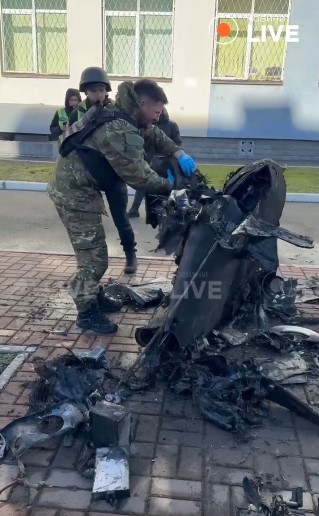 На території навчального закладу у Києві впали уламки БпЛА