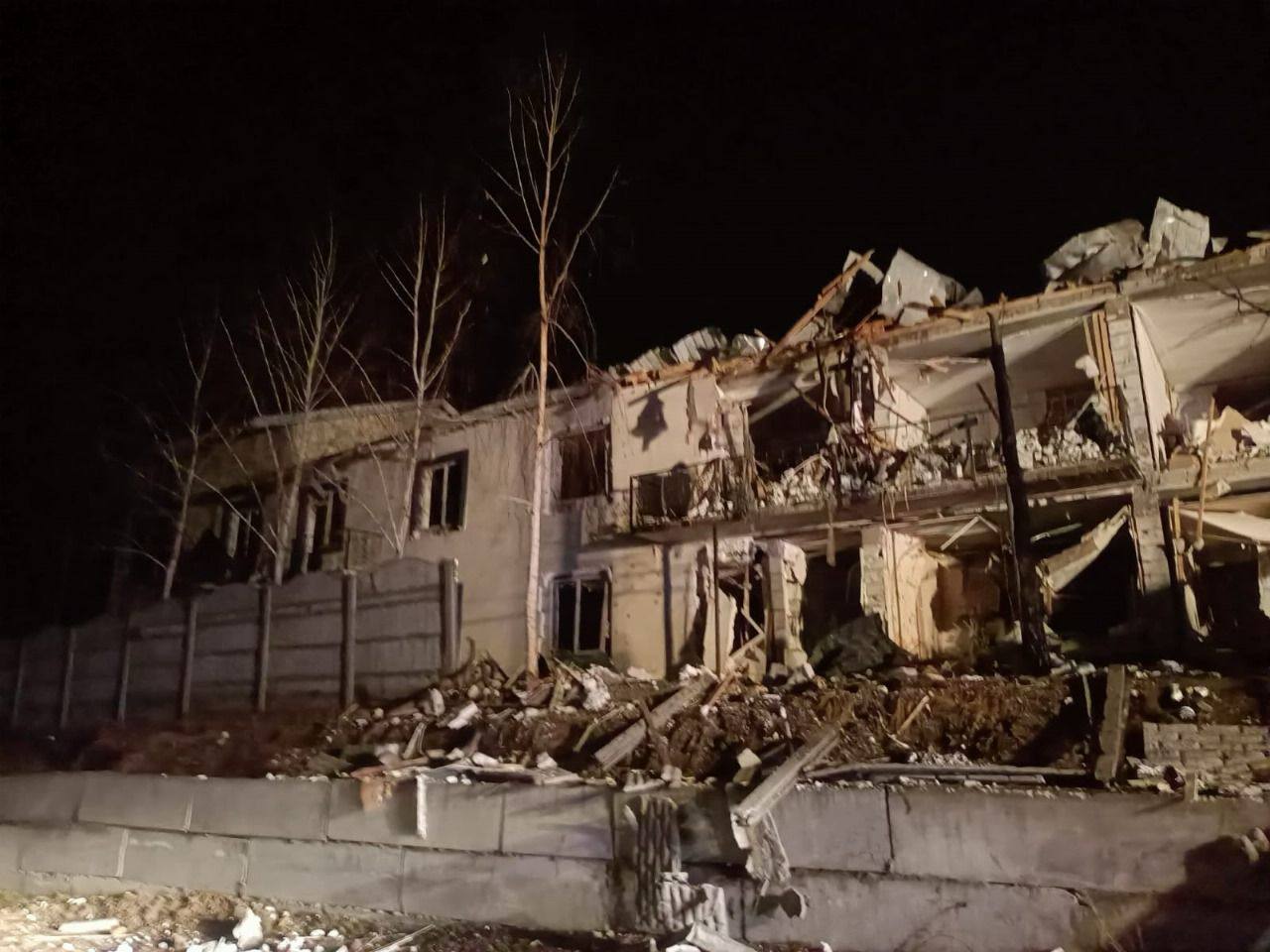 На Київщині, через російську атаку дронами, поранено людину - фото 2