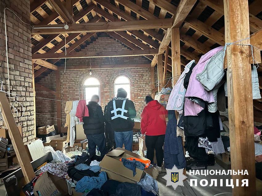 Тримали людей в рабстві під виглядом «реабілітаційного центру»: у Києві викрили злочинців - фото 2