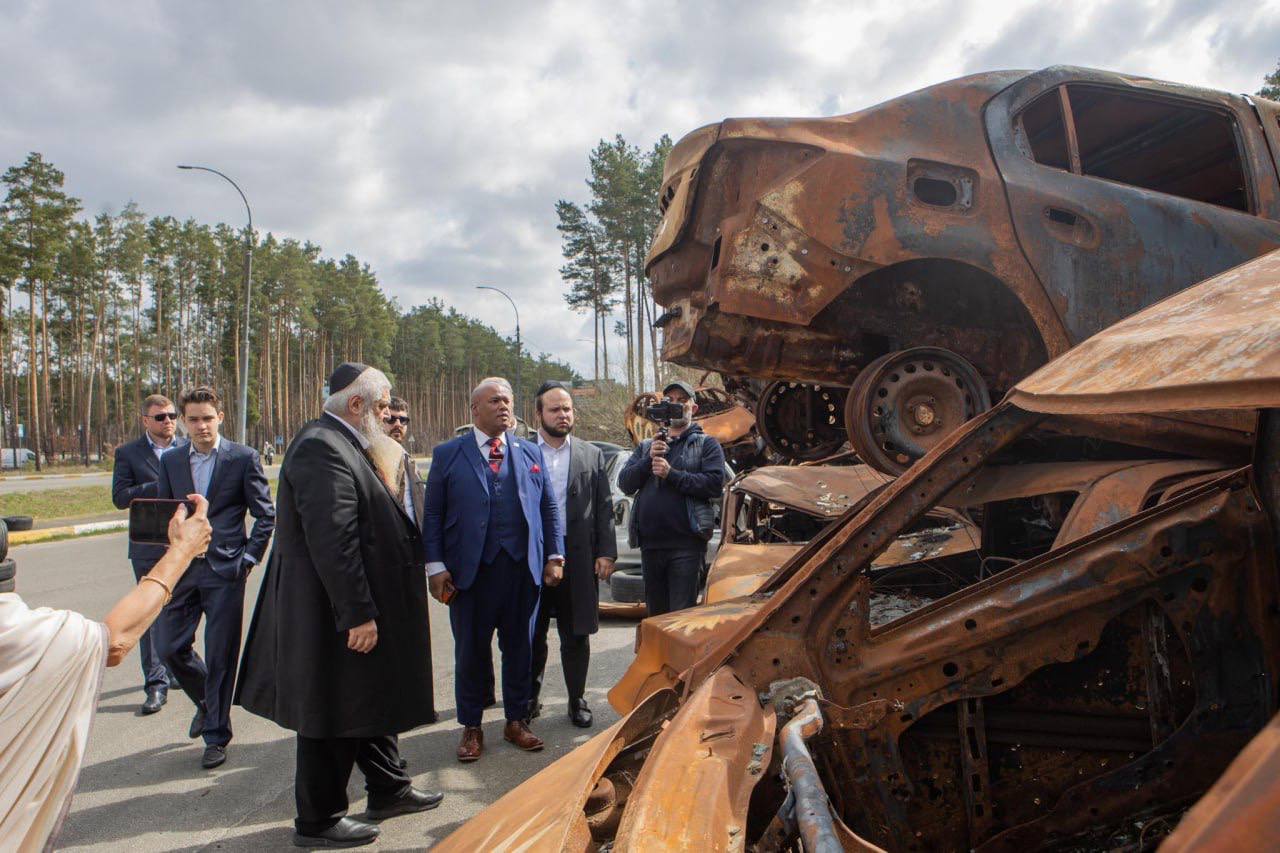 Особистий духовний радник Трампа відвідав Бучу, Ірпінь та Бородянку - фото 4