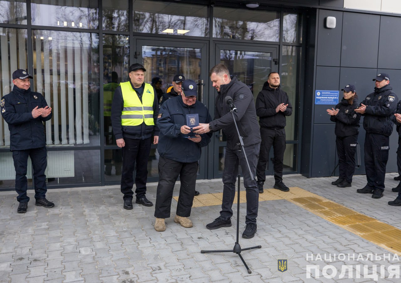 У Бородянці відкрили відділення поліції за підтримки Говарда Баффета - фото 3