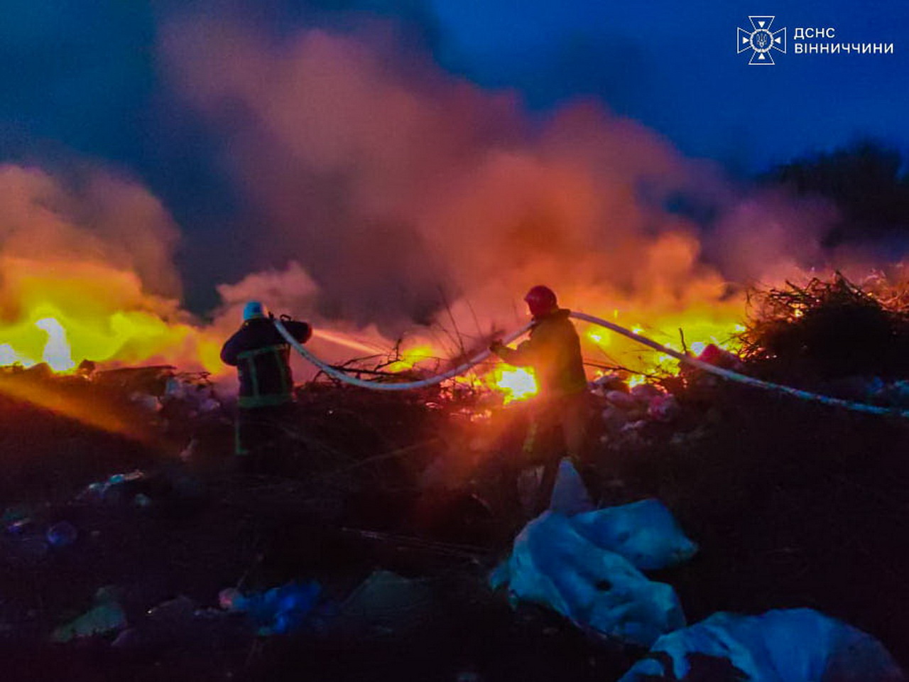 У громаді на Вінниччині через дитячі пустощі загорівся дах на кухні - фото 5