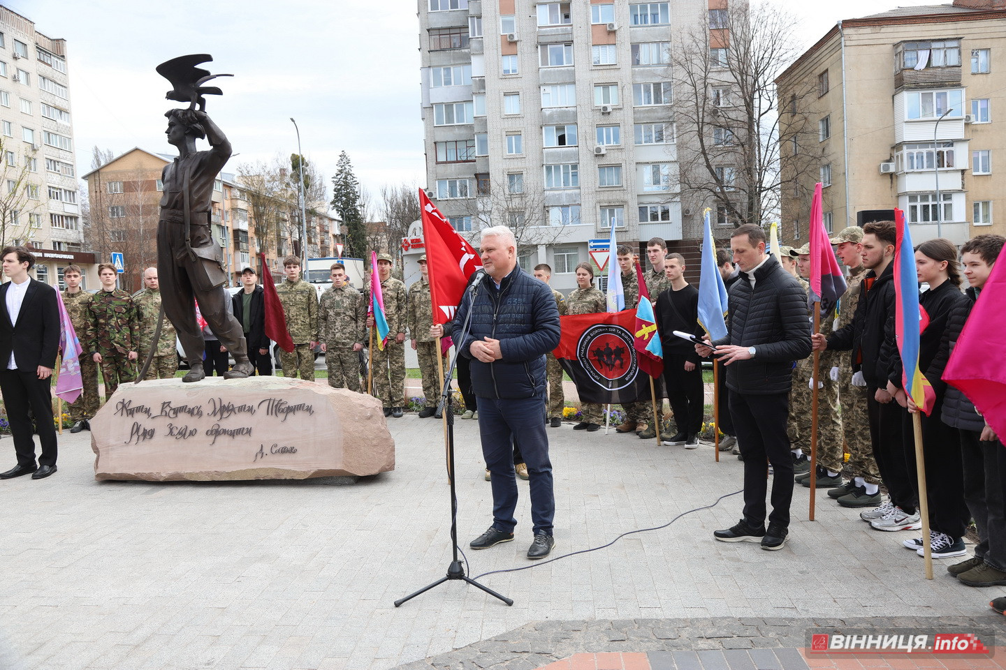 У Вінниці відкрили пам’ятник юному козачкові Джурі - фото 6