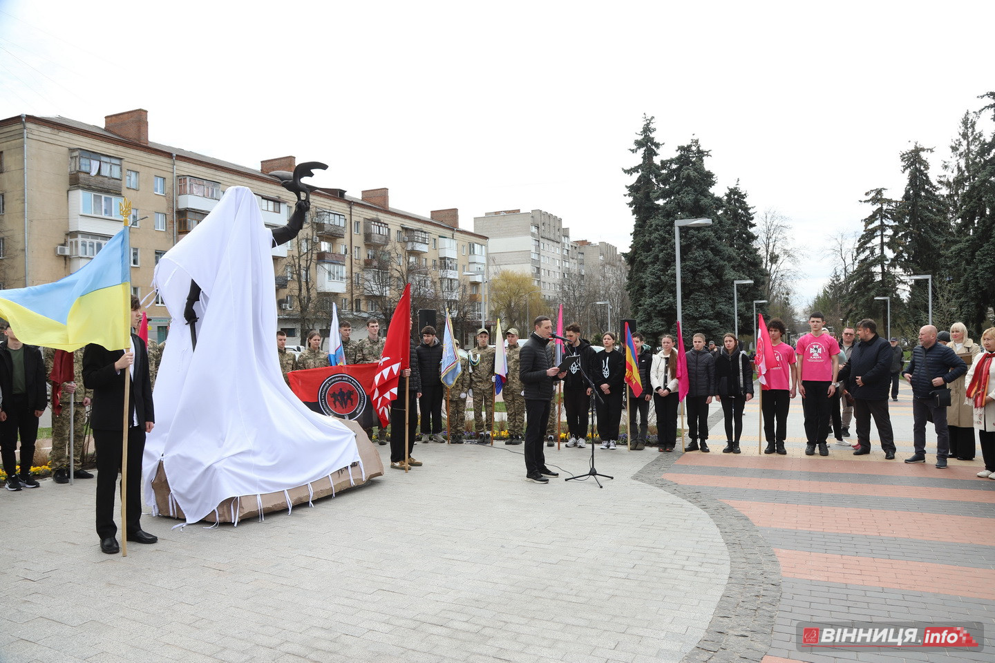 У Вінниці відкрили пам’ятник юному козачкові Джурі - фото 7