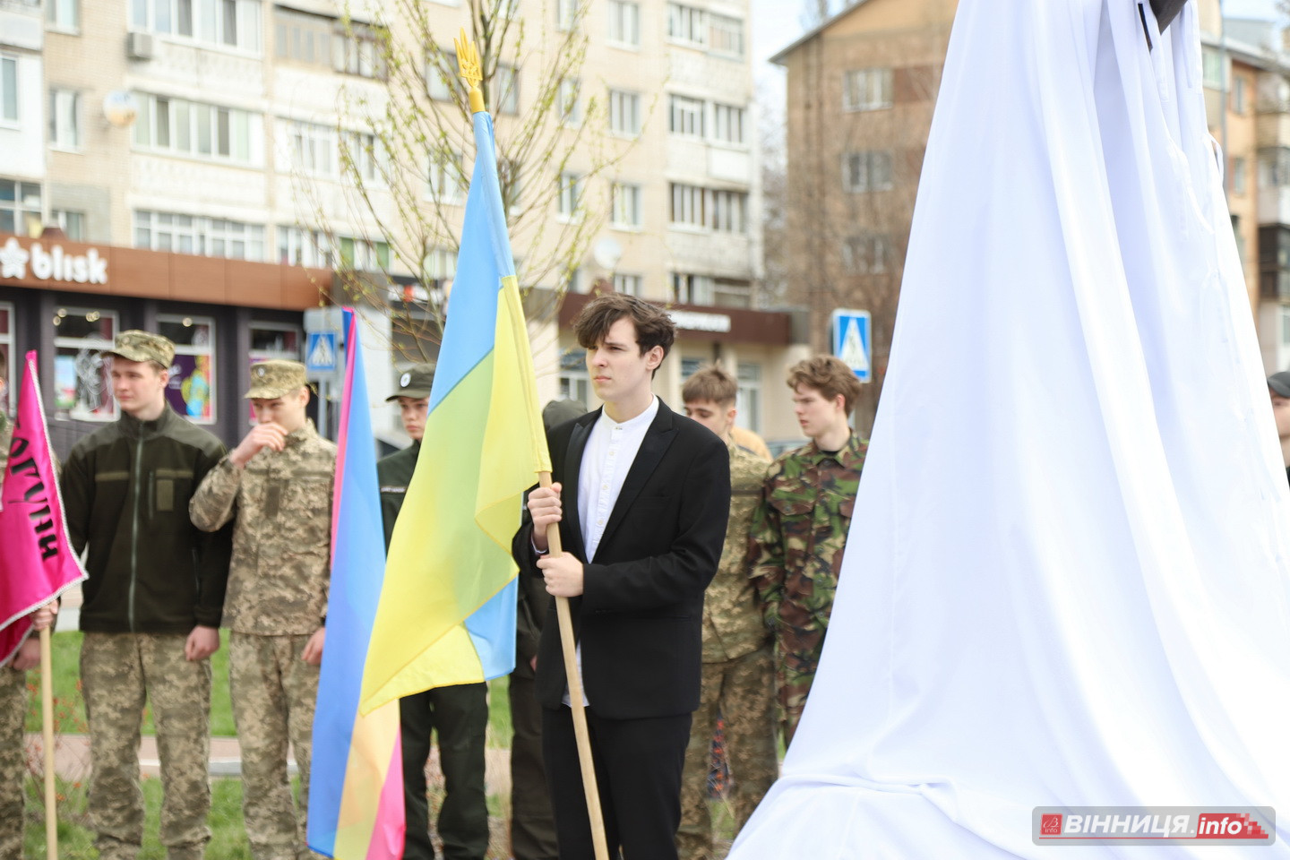 У Вінниці відкрили пам’ятник юному козачкові Джурі - фото 9