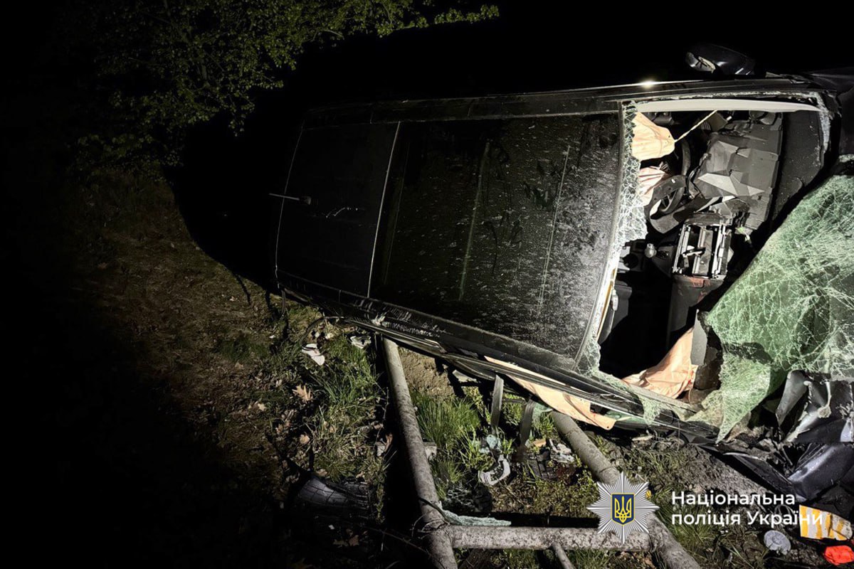 Жахлива автотроща у Черкасах: зіштовхнулись Volkswagen та Honda - фото 2